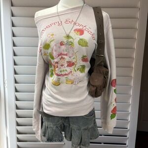 Strawberry Shortcake off-shoulder sweatshirt ☆